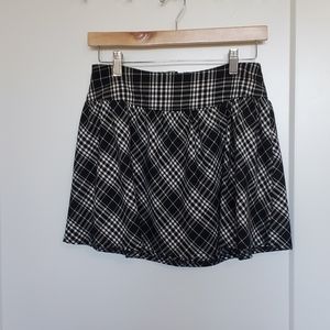 white and black plaid skirt